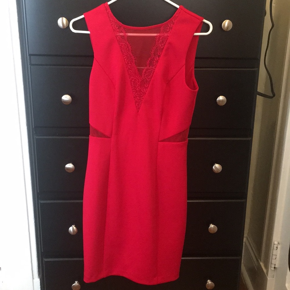SOLD 🤩 Red Guess Dress - Picture 1 of 2